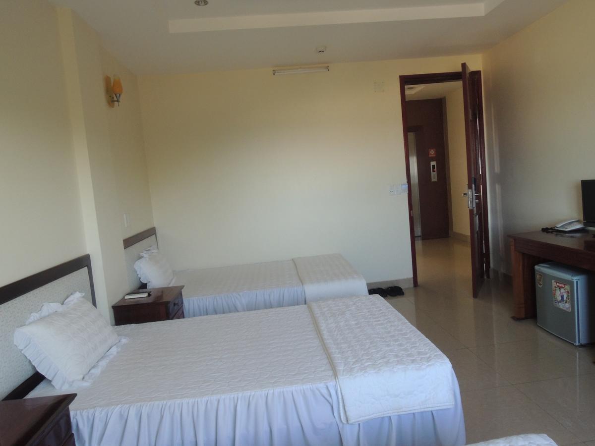 Ngan Ha Hotel Dong Hoi Exterior foto